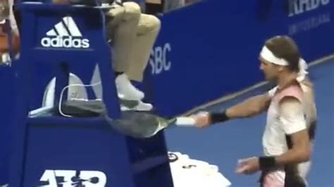 zverev hits umpire chair